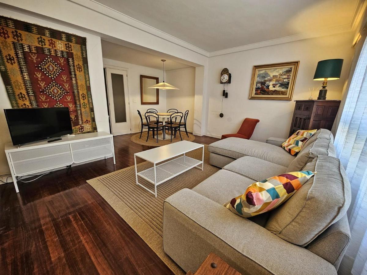 Amplio Piso En La Playa De 135 M2 Con Garaje Apartment Zarautz Ngoại thất bức ảnh