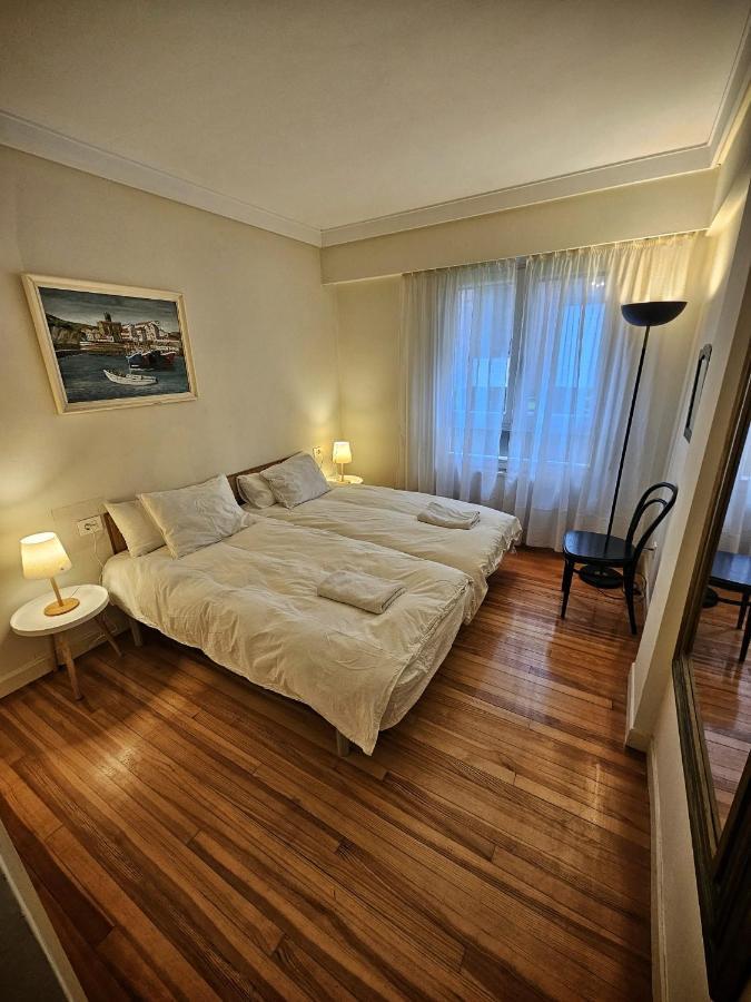 Amplio Piso En La Playa De 135 M2 Con Garaje Apartment Zarautz Ngoại thất bức ảnh