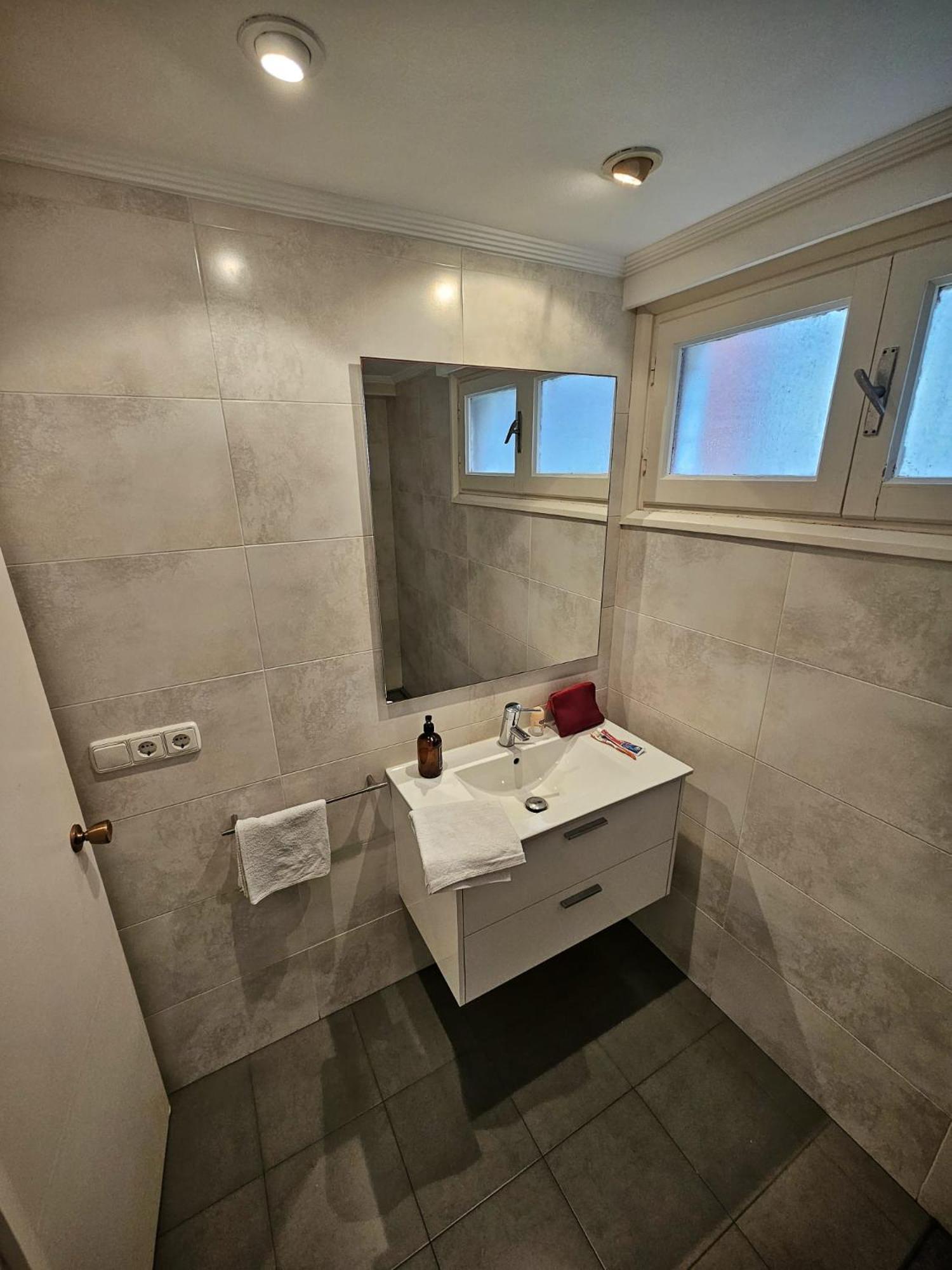 Amplio Piso En La Playa De 135 M2 Con Garaje Apartment Zarautz Ngoại thất bức ảnh